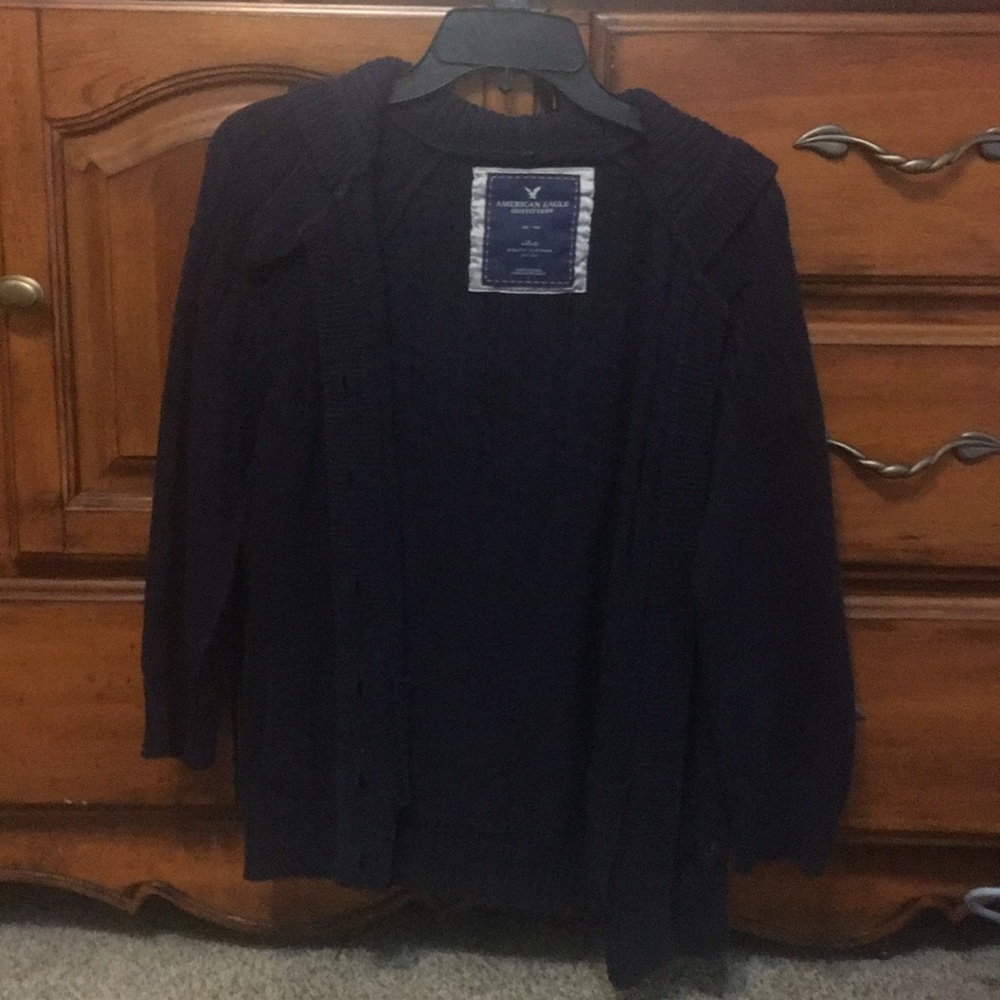 American Eagle hooded sweater